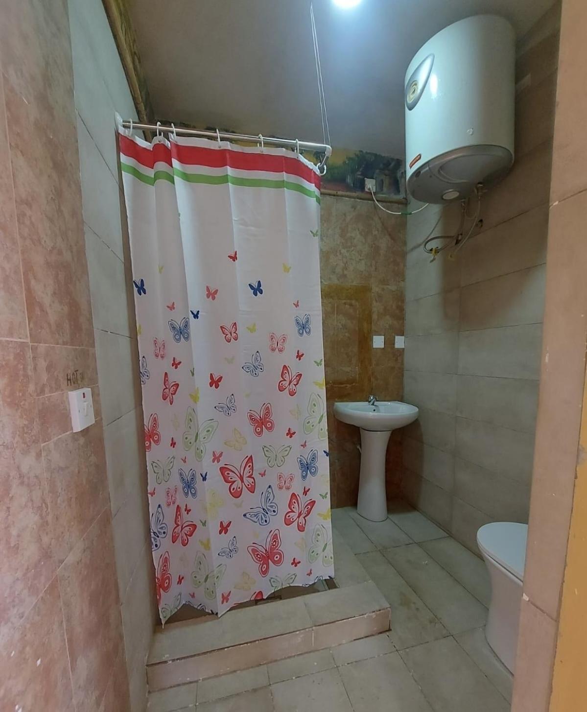 Casa Hotel Sinkiling Gambia سيريكوندا المظهر الخارجي الصورة