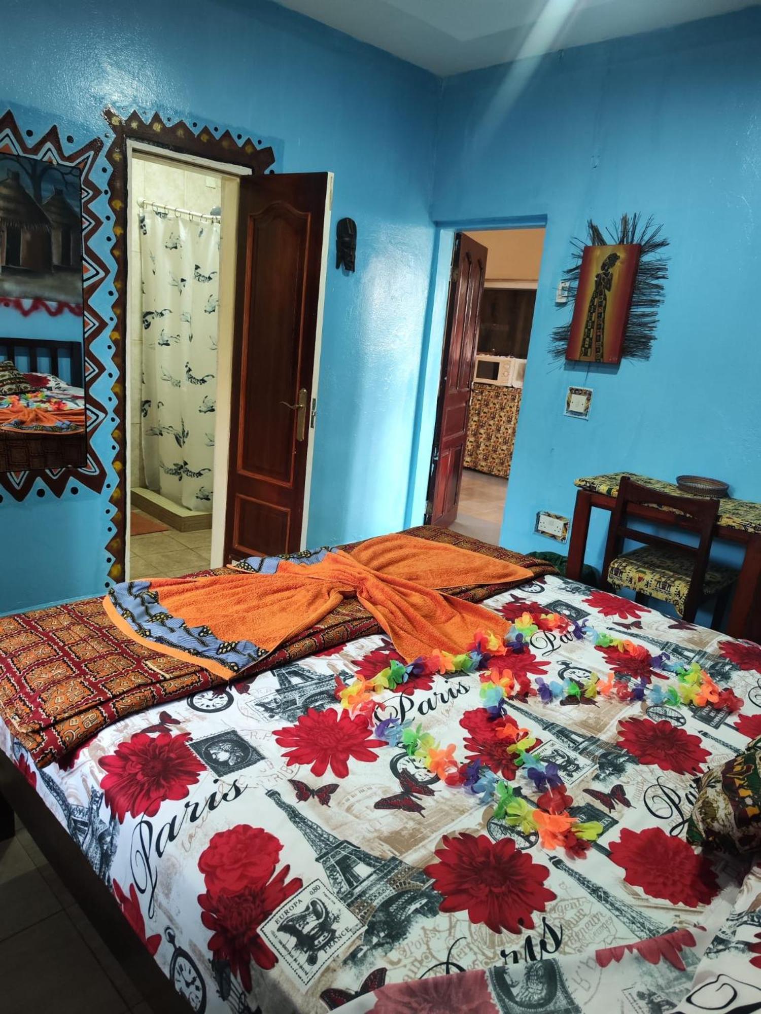 Casa Hotel Sinkiling Gambia سيريكوندا المظهر الخارجي الصورة
